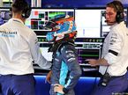 Ник де Вриз в расположении команды Williams на Гран При Италии