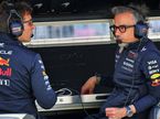 Пьер Ваше и Лоран Мекис, руководитель Red Bull Racing, фото XPB