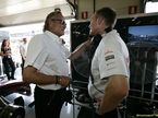 Мансур Оджей и Мартин Уитмарш в боксах McLaren, 2009 год