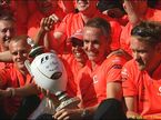 В McLaren празднуют победу Хэмилтона