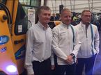 Валттери Боттас с представителями Williams Advances Technology и Wihuri Group