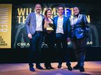 Сотрудники Williams с исполнительным директором Dorilton Capital и ведущим церемонии The Race Media Awards