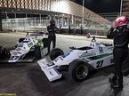 Деймон Хилл и Мартин Брандл у исторических машин Williams FW07 в дни Гран При Саудовской Аравии