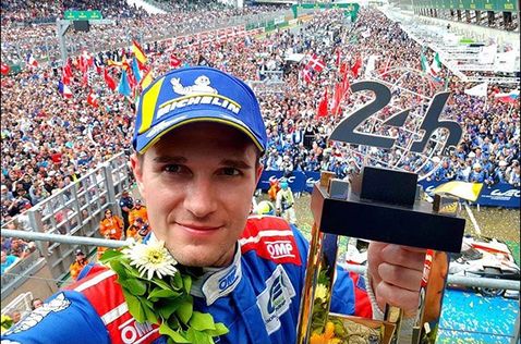 Михаил Алёшин на подиуме 