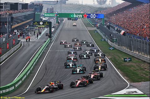 Старт Гран При Нидерландов 2022