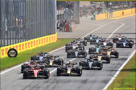 Старт Гран При Италии 2023