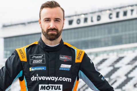 Джеймс Хинчклифф, фото из социальных сетей