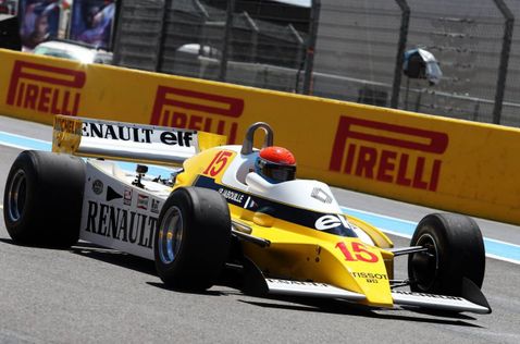 Жан-Пьер Жабуй за рулём Renault RS10 в 2019 году, фото XPB