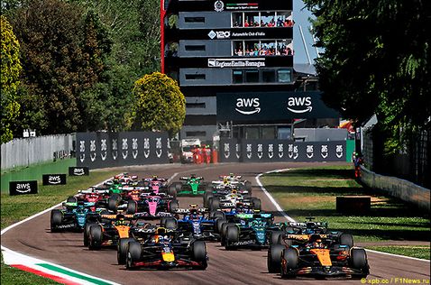 Старт Гран При Эмилии-Романьи