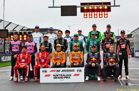 Гонщики перед стартом Гран При Австралии