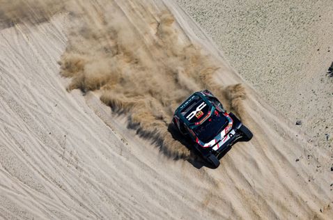 Нассер Аль-Аттийя за рулём Dacia Sandrider на шестом этапе Дакара, пресс-служба ралли-рейда