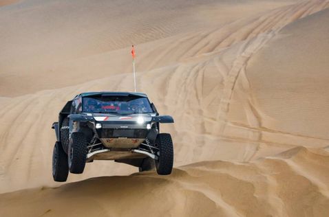 Нассер Аль-Аттийя на маршруте 10-го этапа Дакара, фото пресс-службы ралли-рейда