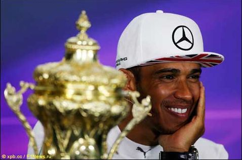 Льюис Хэмилтон на пресс-конференции в воскресенье