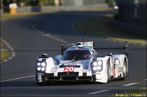 Тимо Бернхард за рулём Porsche в Ле-Мане