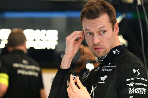 Даниил Квят в боксах DS Penske, фото пресс-службы Формулы E