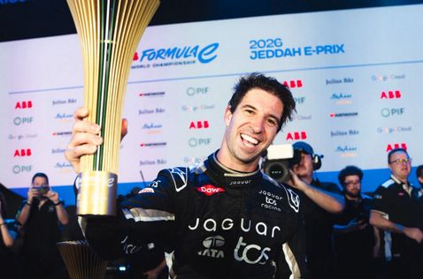 Антониу Феликс да Кошта, победитель субботней гонке в Джидде, фото Формулы E