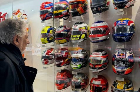 Пласидо Доминго в музее Фернандо Алонсо, фото из социальных сетей