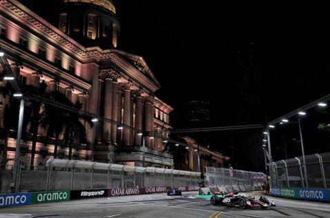 Машина Haas на трассе в Сингапуре, 2024 год, фото XPB
