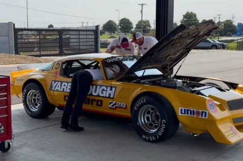 Chevrolet Camaro Зака Брауна, фото из социальных сетей