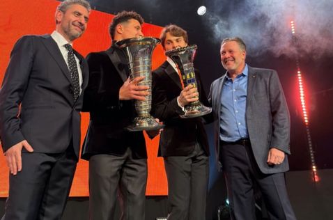 Гонщики и руководители McLaren на вечеринке в Уокинге, фото из социальных сетей