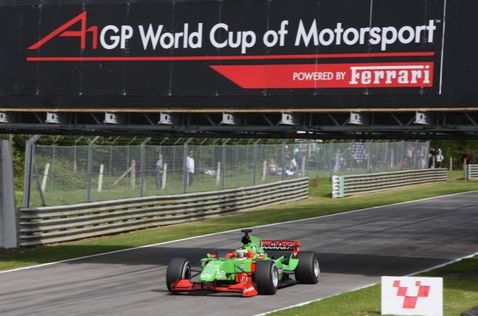 Эпизод британского этапа серии A1GP, 2009 год, фото XPB