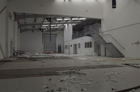 Бывшая база Caterham F1 в руинах, фото Khurbanx
