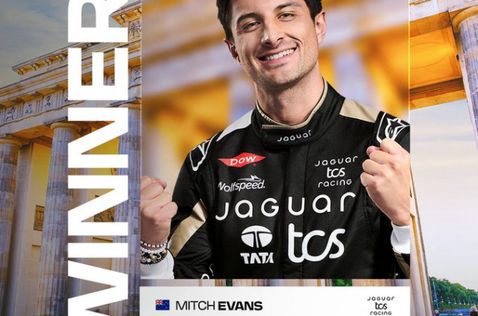 Митч Эванс, победитель субботней гонки в Берлине, фото Формулы E