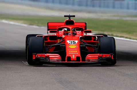 Роберт Шварцман за рулём Ferrari SF71H на тестах во Фьорано в 2021 году