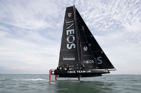 Катамаран команды Ineos Team UK