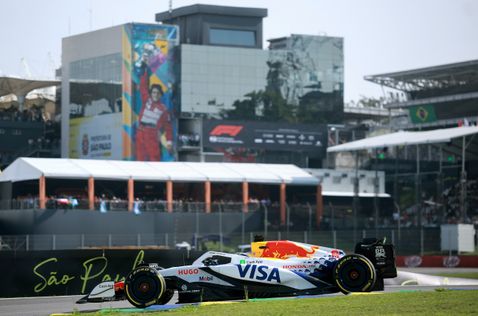 Айзек Хаджар за рулём VCARB 02 на трассе в Сан-Паулу, фото пресс-службы Racing Bulls