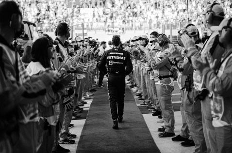 Льюис Хэмилтон и команда Mercedes, фото пресс-службы команды