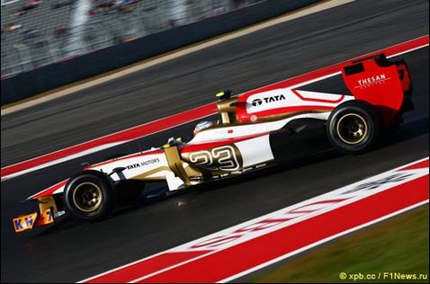 Нараин Картикеян в машине HRT