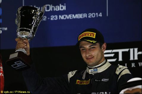 Митч Эванс на подиуме в Абу-Даби