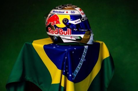 Шлем Макса Ферстаппена для Гран При Сан-Паулу, фото пресс-службы Red Bull Racing