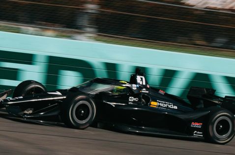 Мик Шумахер за рулём машины команды RLL на автодроме во Флориде, фото из социальных сетей