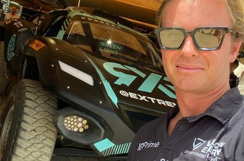 Нико Росберг у машины его команды Extreme E, фото из социальных сетей