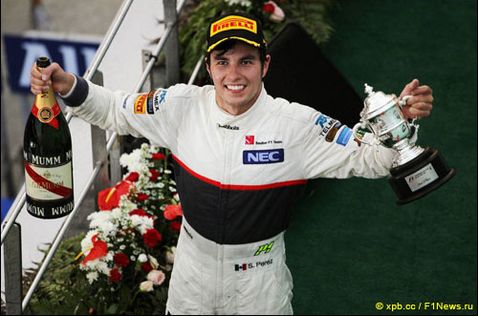 Серхио Перес на подиуме Гран При Малайзии