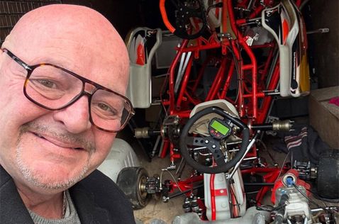 Филипп Бьянки сфотографировался на фоне возвращённого карта Жюля