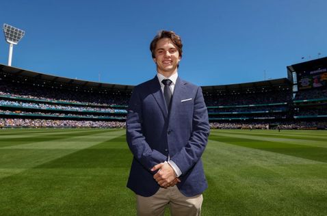 Оскар Пиастри на стадионе MCG, фото из социальных сетей