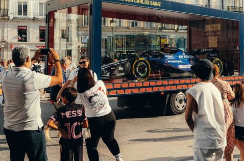 Машина Williams FW45 была выставлена на всеобщее обозрение на гоночном шоу в Мадриде,  фото пресс-службы команды