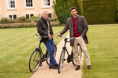 Карлос Сайнс и его отец представляют коллекцию Hackett London, фото пресс-службы компании