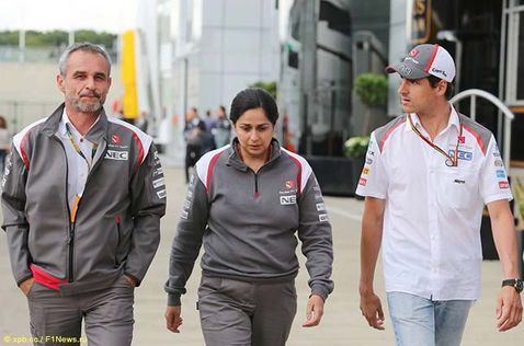 Адриан Сутил, Мониша Кальтенборн, руководитель Sauber, и Беат Цендер, менеджер команды