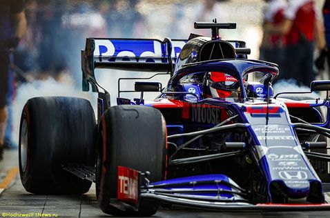 Уже не первый год логотипы Casio Edifice украшают машины команды Toro Rosso