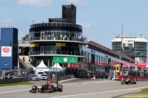 Себастьян Феттель лидирует в Гран При Германии 2013 года на Нюбургринге