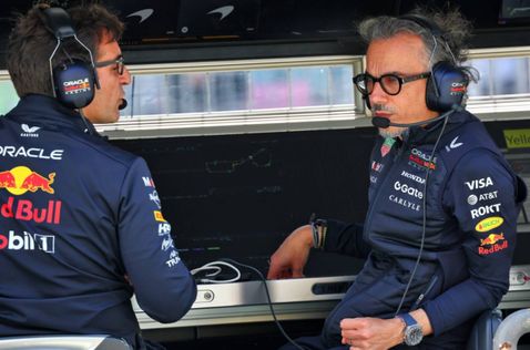 Пьер Ваше и Лоран Мекис, руководитель Red Bull Racing, фото XPB