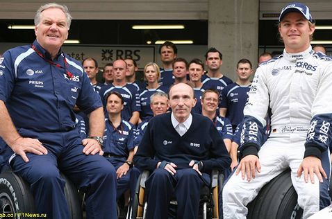 Патрик Хед, Фрэнк Уильямс и Нико Росберг на Гран При Китая 2007 года