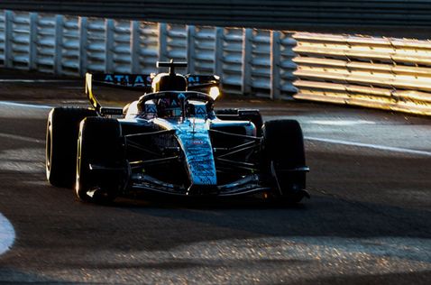 Алекс Элбон